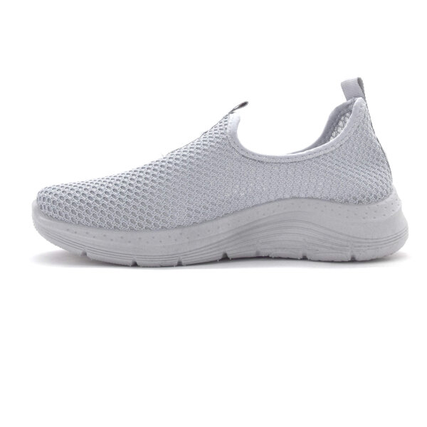 SPORTSCHUHE