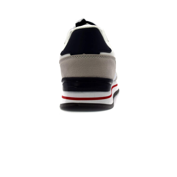 SPORTSCHUHE