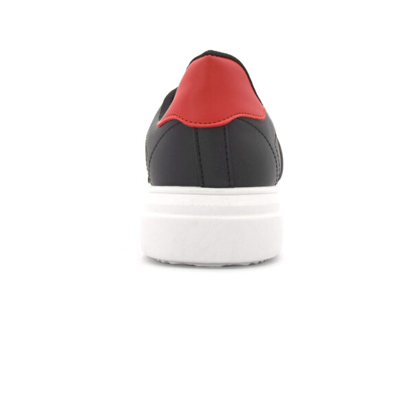 SPORTSCHUHE