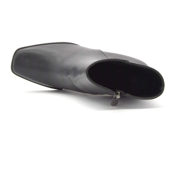 STIEFELETTEN