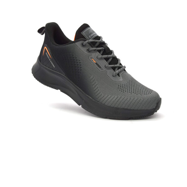 SPORTSCHUHE