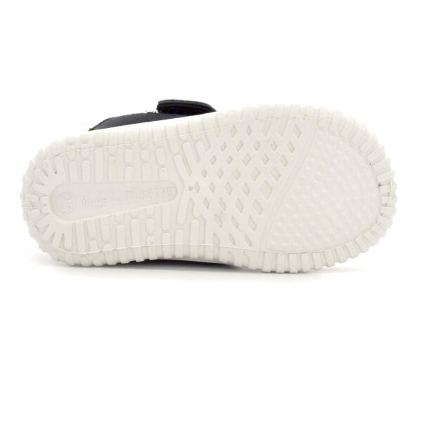SPORTSCHUHE