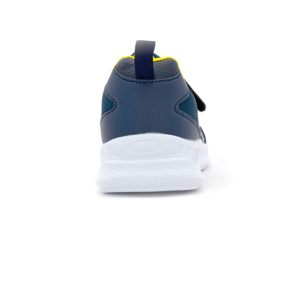 SPORTSCHUHE